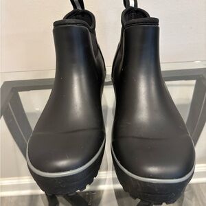 Chooka Women's Black Ankle Rain Boots Size 9